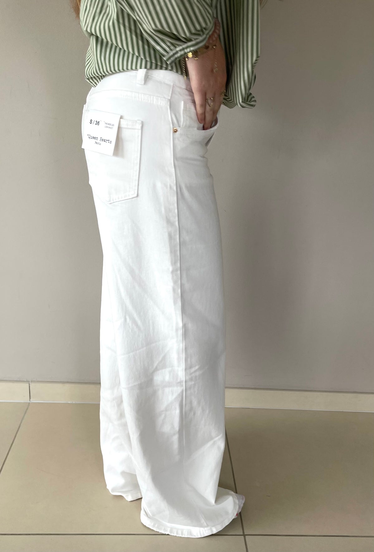 Low waisted wide leg jeans white