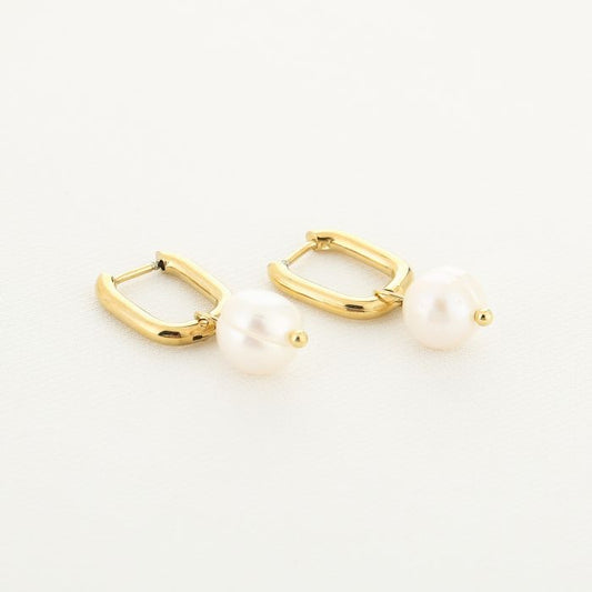 Oval pearl hoops gold