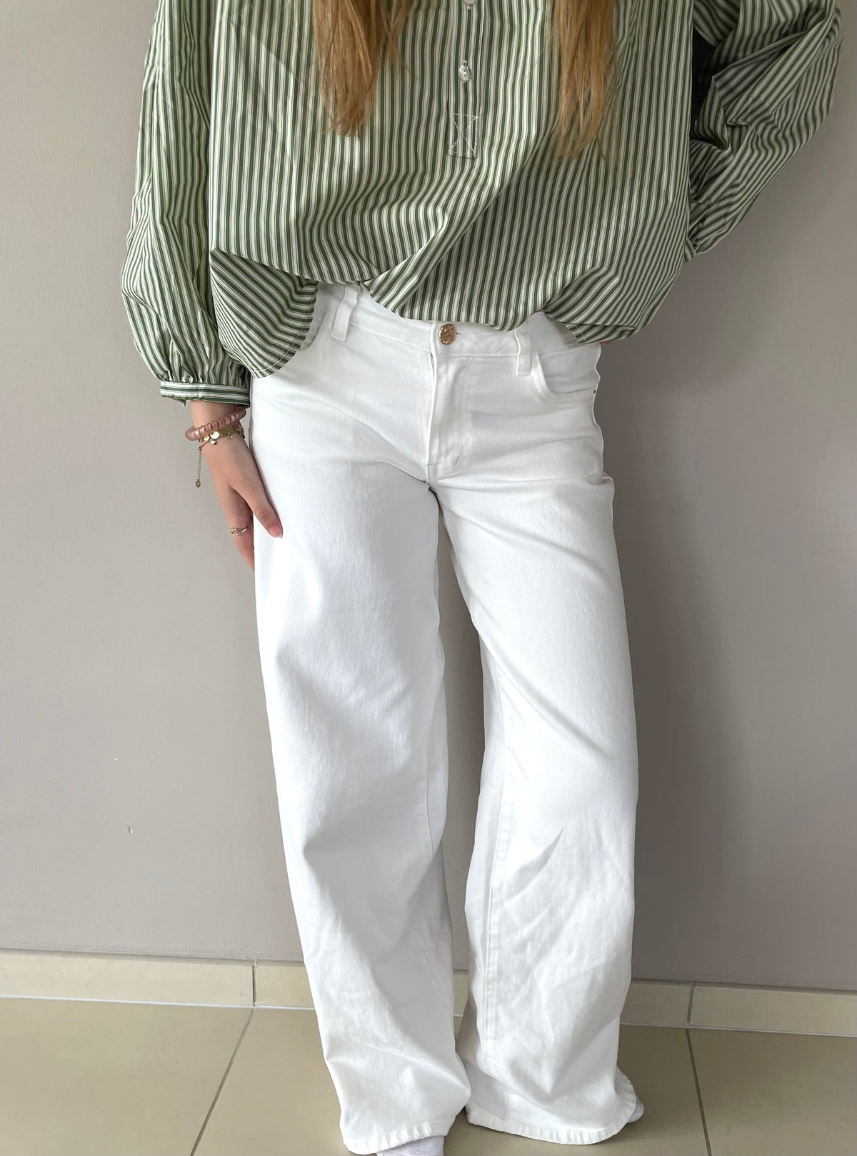 Low waisted wide leg jeans white