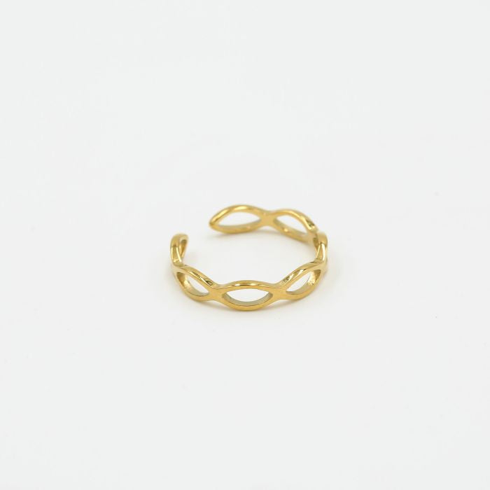 Twisted ring gold