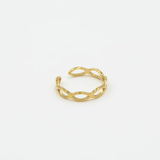 Twisted ring gold