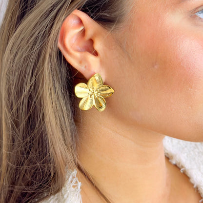 Flower earrings gold