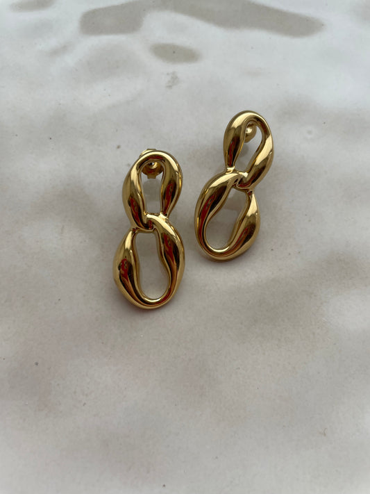 Eight hoops gold